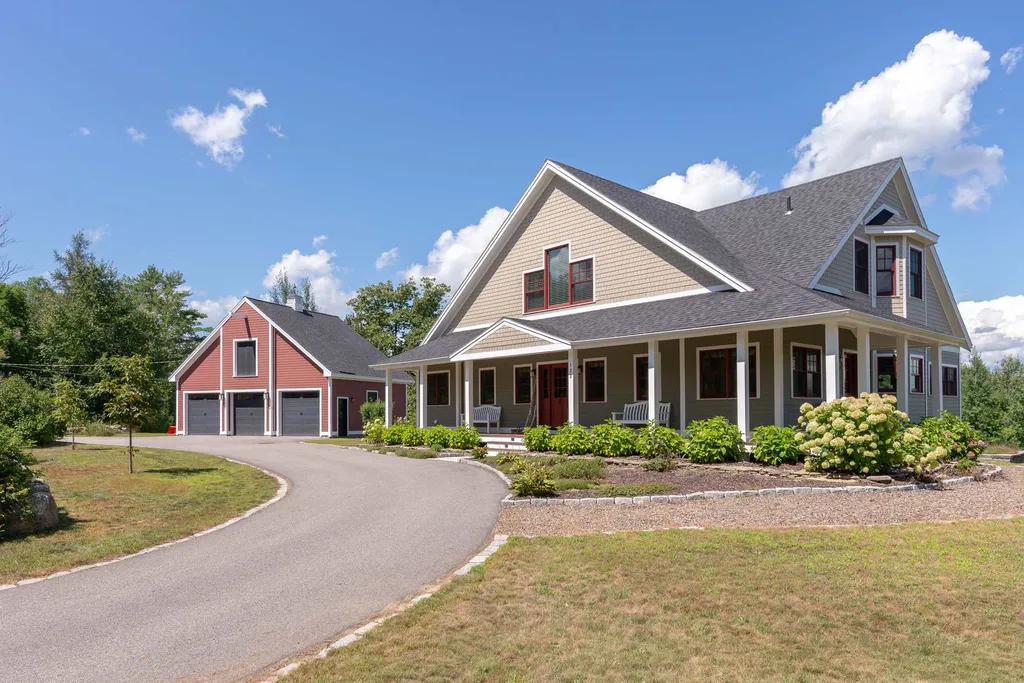 133 Waukewan Street Meredith NH 03253