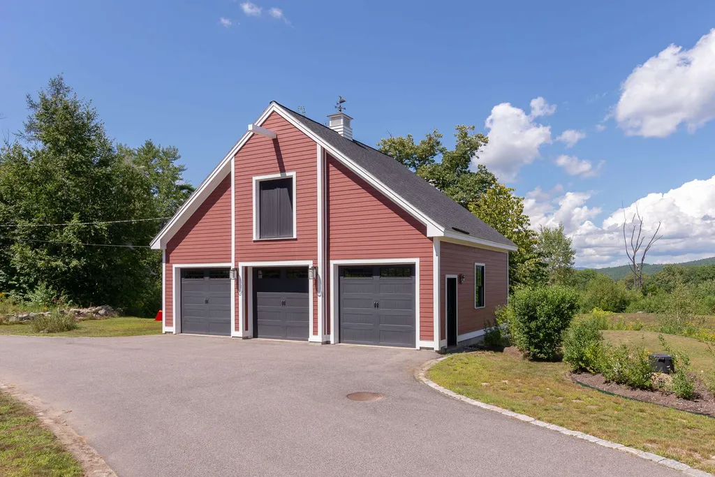 133 Waukewan Street Meredith NH 03253