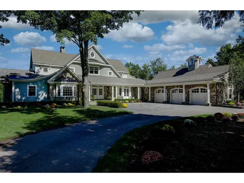 12 Knoll Crest Drive Bedford NH 03110
