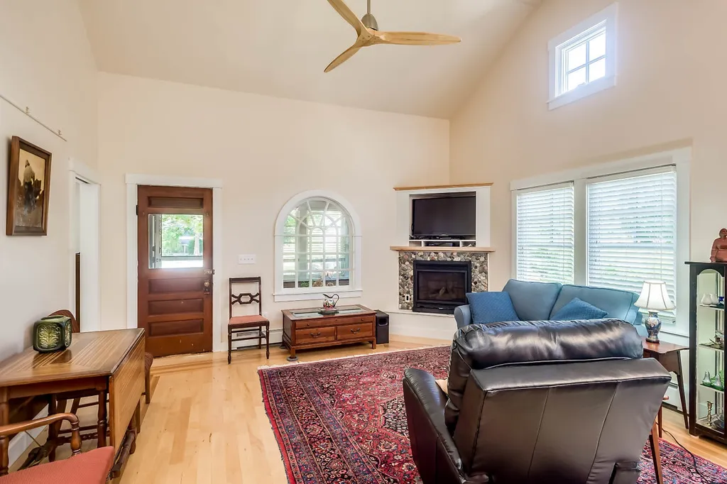 26 Walnut Street Exeter NH 03833