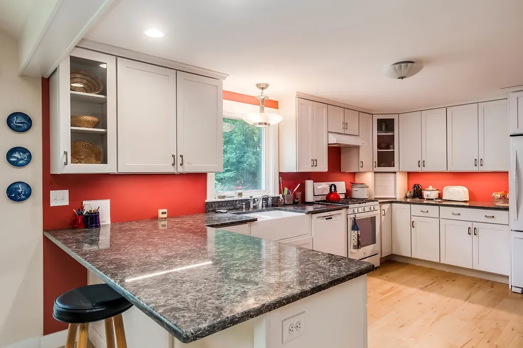 26 Walnut Street Exeter NH 03833