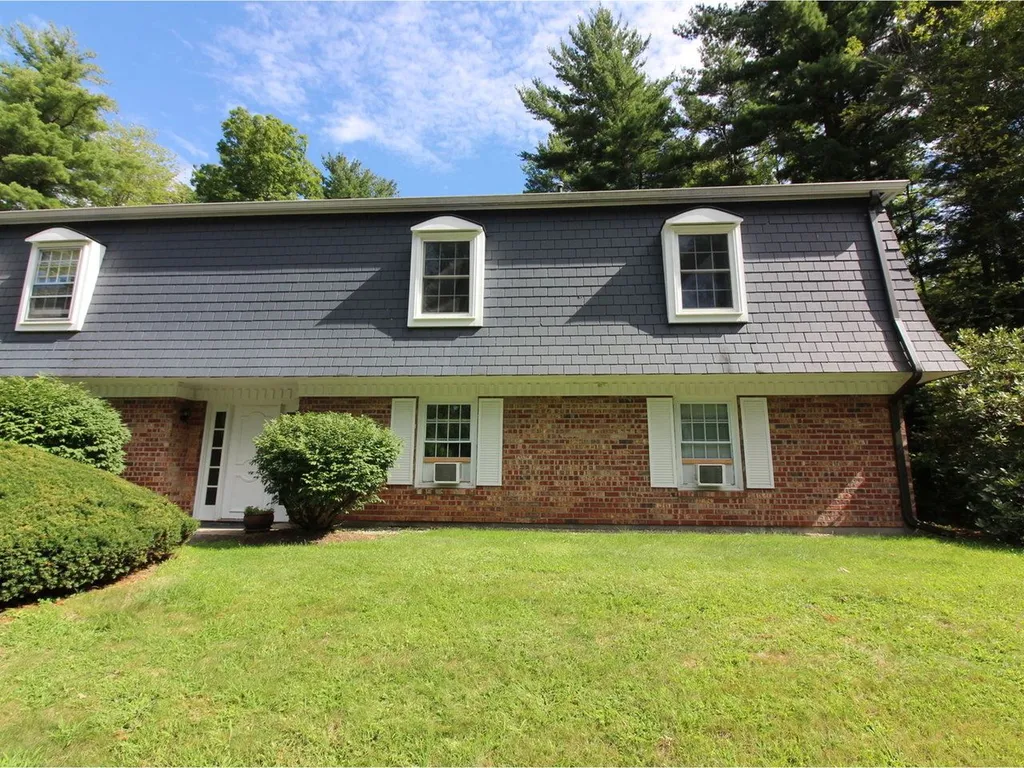 125 Kennedy Drive, South Burlington VT 05403 MLS 4824030 Geri