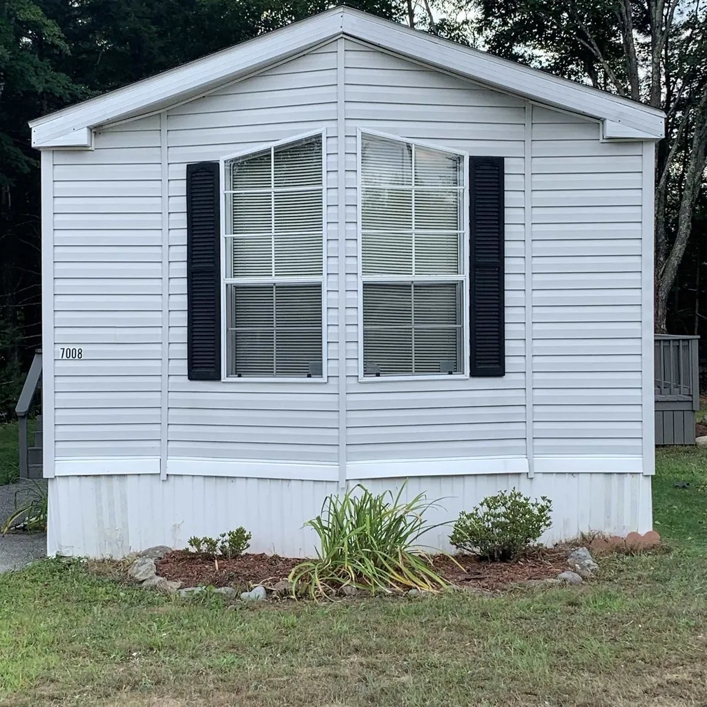 7008 Lake Street Loudon NH 03307