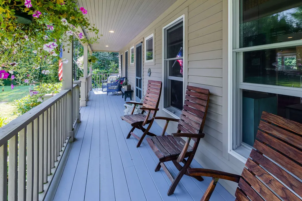 121 Page Road New London NH 03257