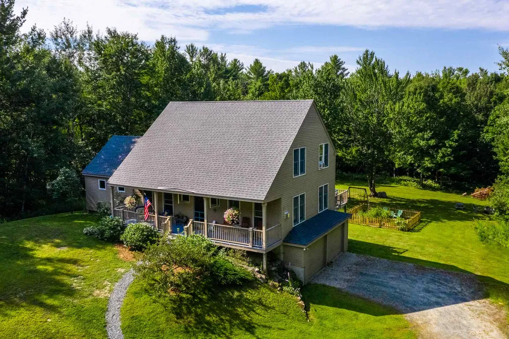 121 Page Road New London NH 03257