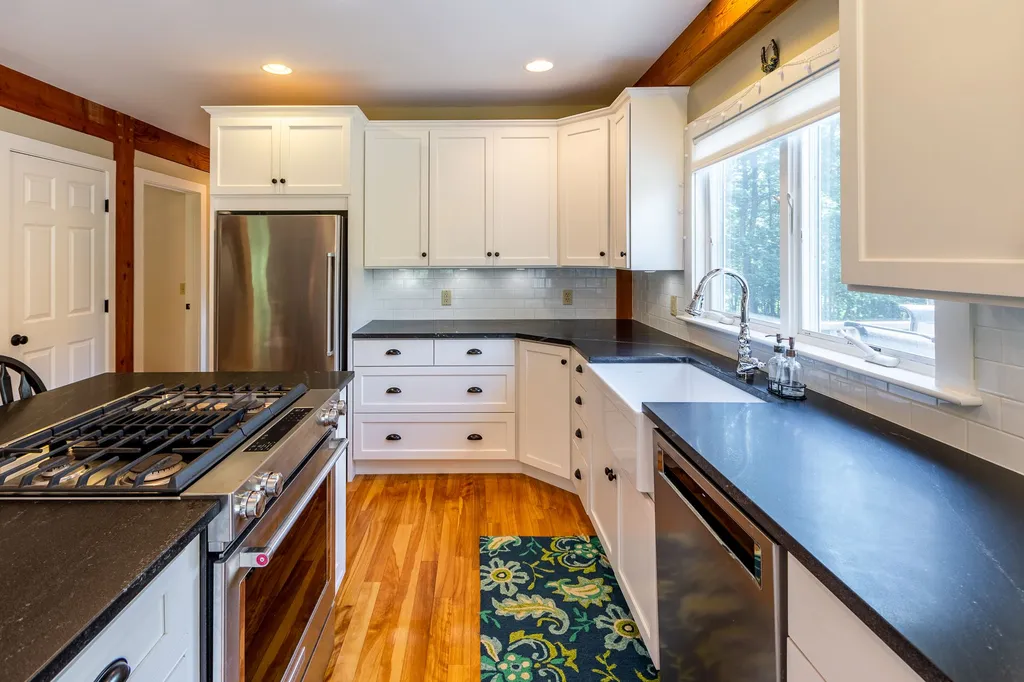 121 Page Road New London NH 03257