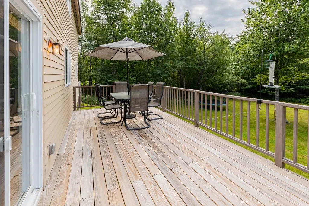 121 Page Road New London NH 03257