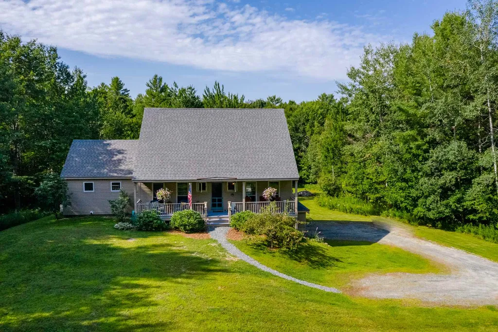 121 Page Road New London NH 03257