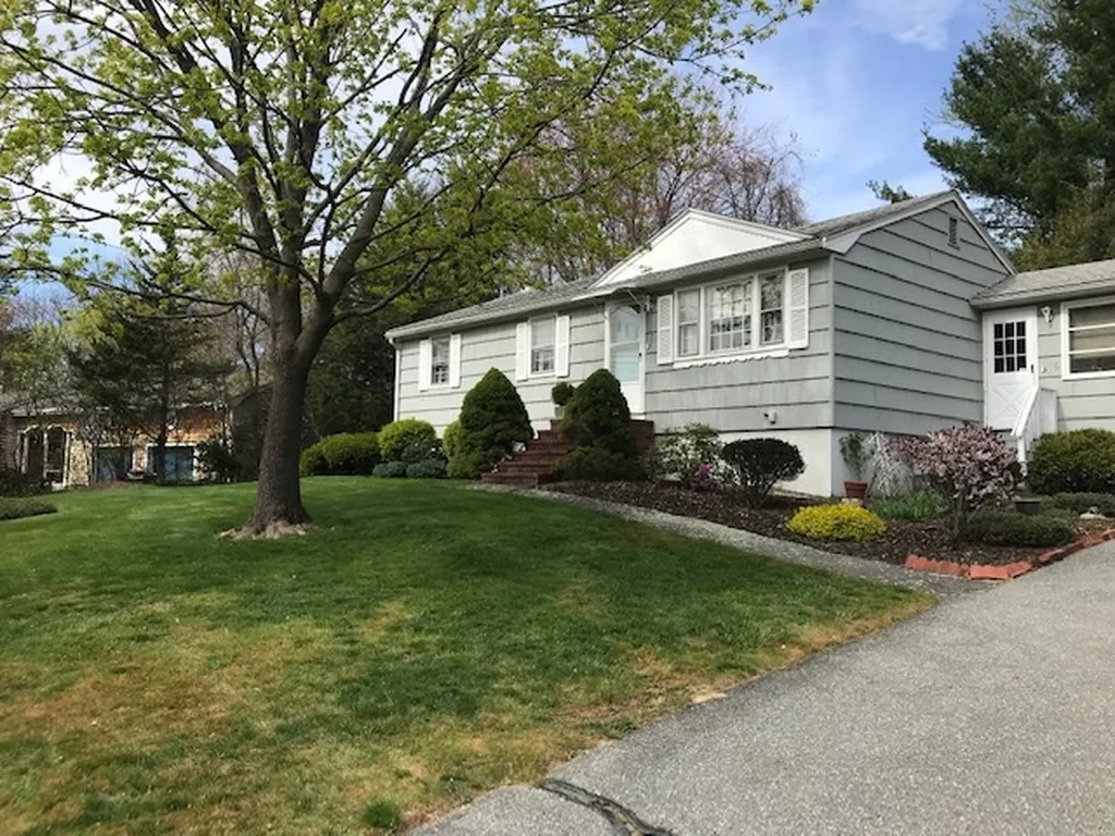 6 Briar Avenue Salem NH 03079