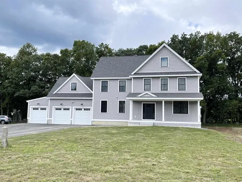 18 Treat Farm Road Stratham NH 03885