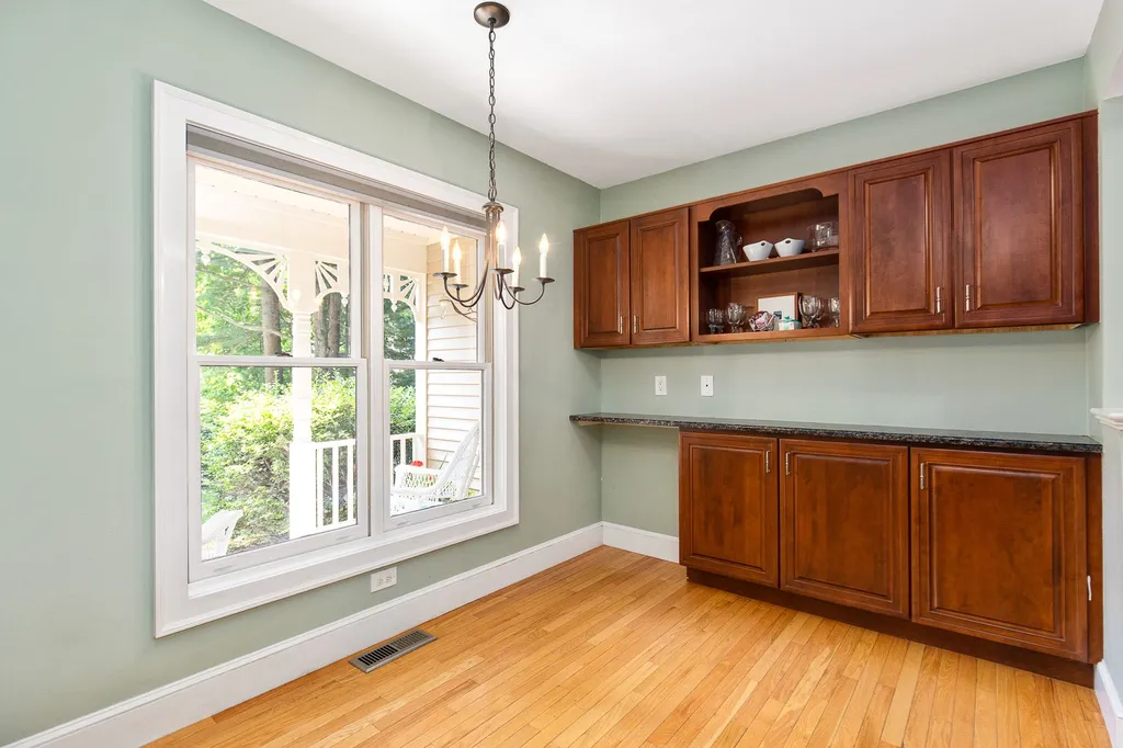579 Sagamore Avenue Portsmouth NH 03801