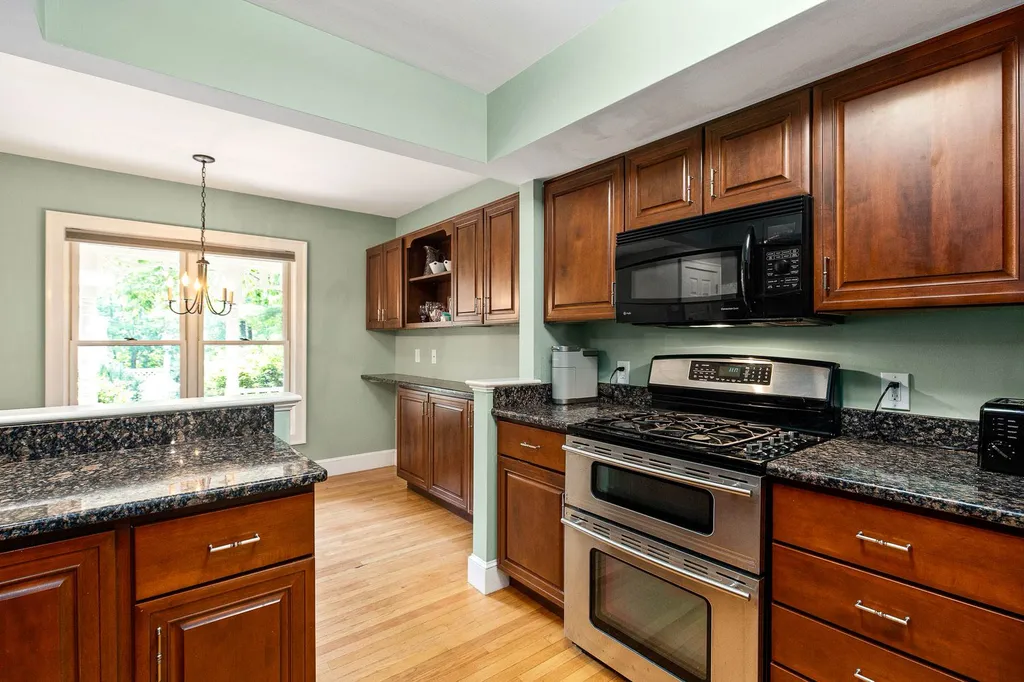 579 Sagamore Avenue Portsmouth NH 03801