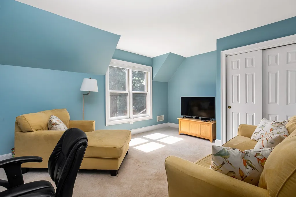 579 Sagamore Avenue Portsmouth NH 03801