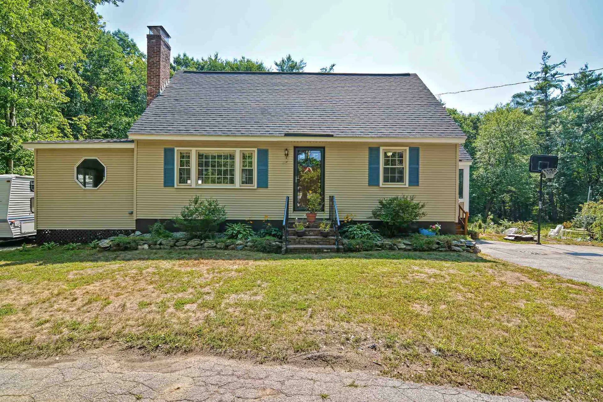 215 Rattlesnake Hill Road Auburn NH 03032