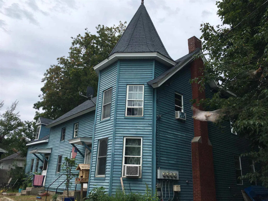 25 Mitchell Place Laconia NH 03246