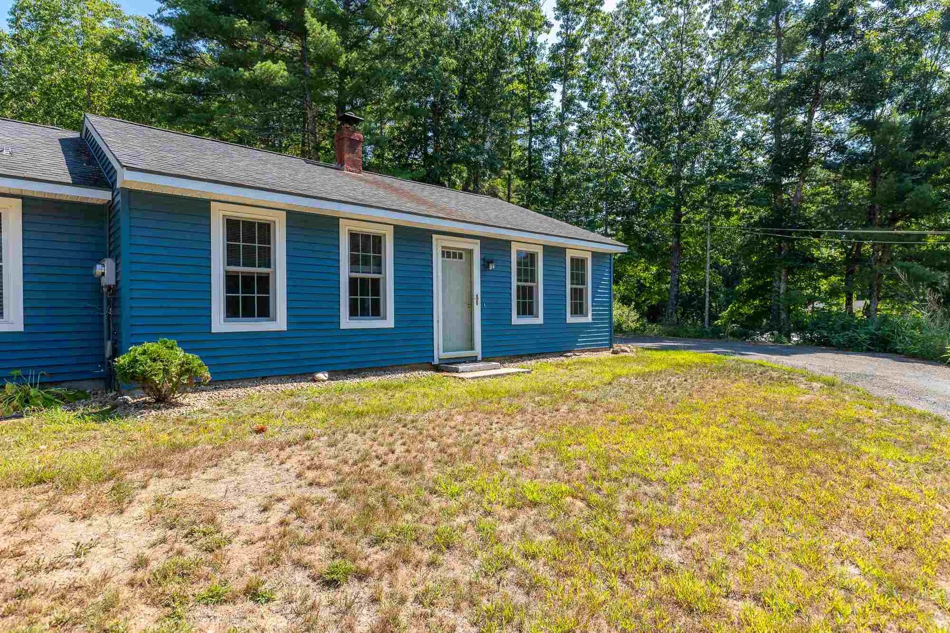 16 Clover Court Raymond NH 03077