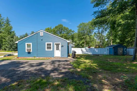 16 Clover Court Raymond NH 03077