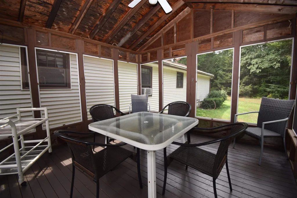 12 Brookhaven Road Kingston NH 03848