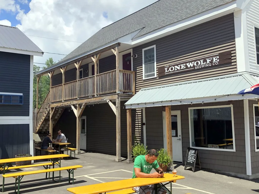 36 Mill Street Wolfeboro NH 03894
