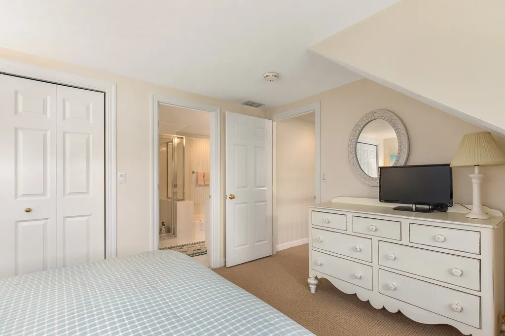 4 Mill Pond Road New Castle NH 03854