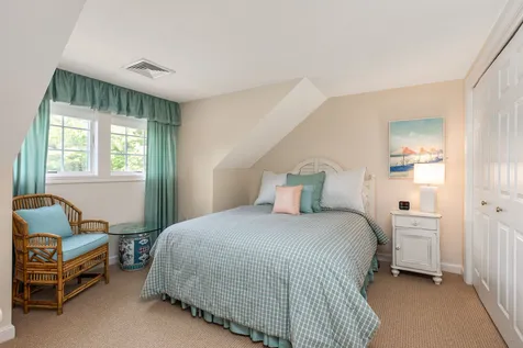 4 Mill Pond Road New Castle NH 03854