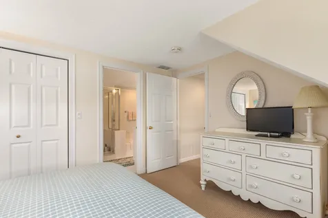 4 Mill Pond Road New Castle NH 03854