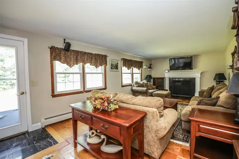 32 Jane Drive Candia NH 03034