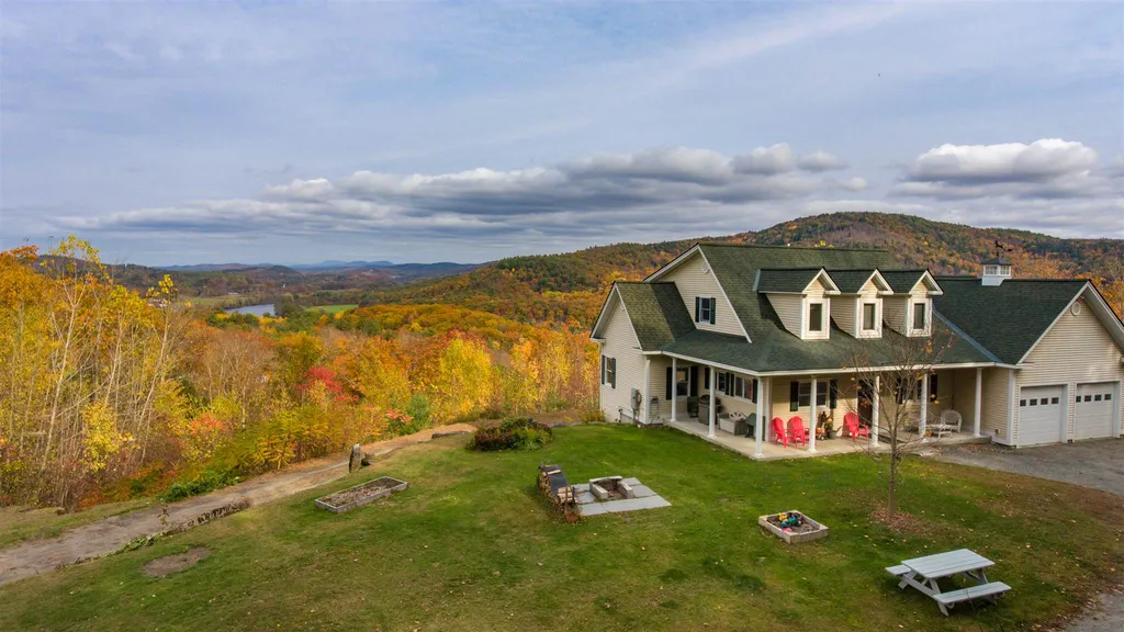 17 Gilson Road Hartland VT 05048