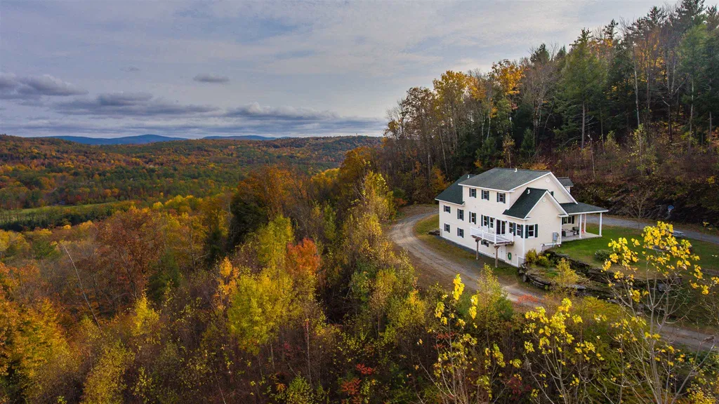17 Gilson Road Hartland VT 05048