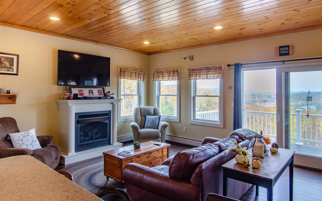 17 Gilson Road Hartland VT 05048