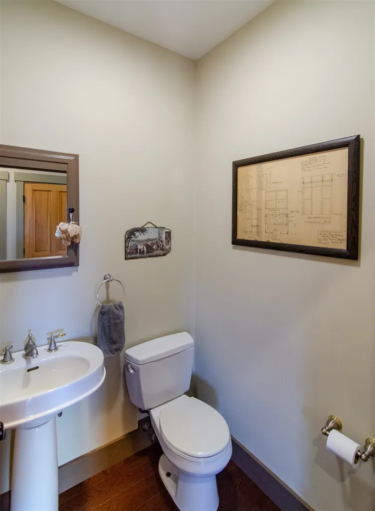 17 Gilson Road Hartland VT 05048
