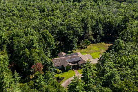 9 Aspen Hill Drive South Hampton NH 03827