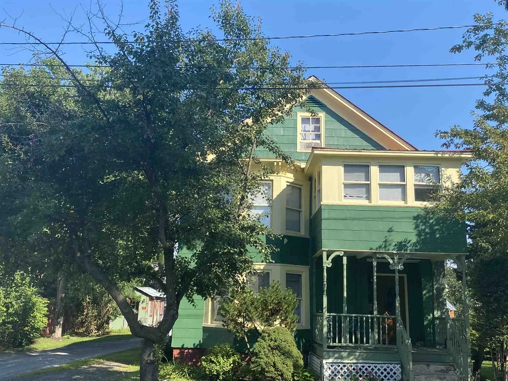 25 Myrtle Street Newport NH 03773