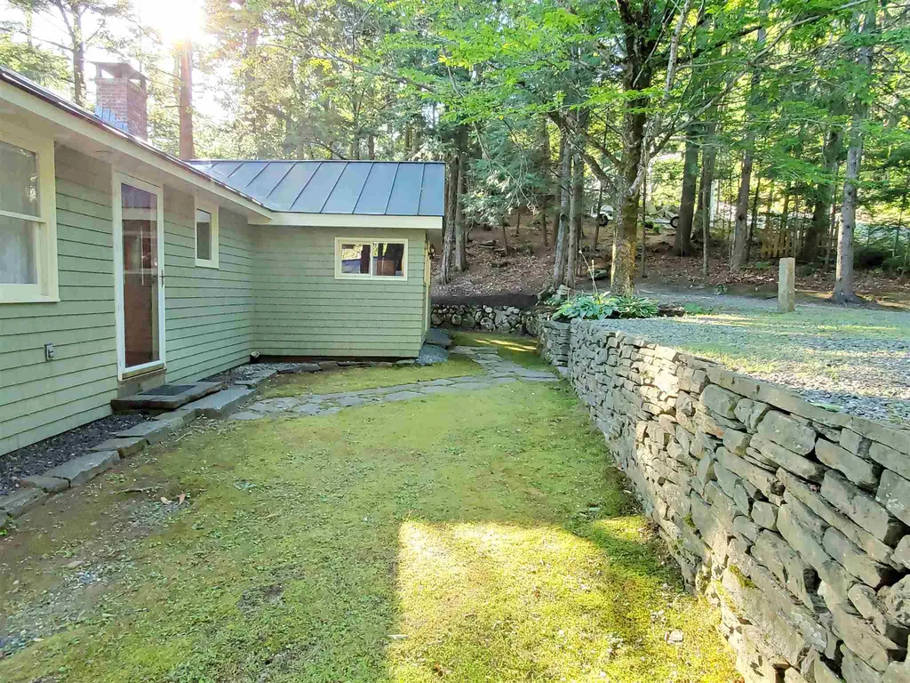 75 Algonquin Road Enfield NH 03748