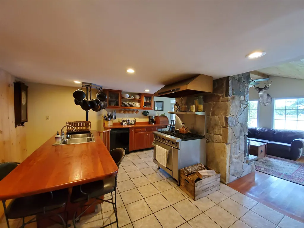 75 Algonquin Road Enfield NH 03748