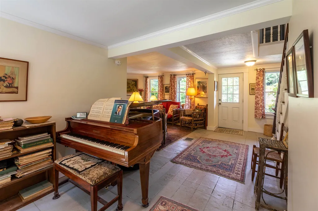 13 Gristmill Hill Road Canaan NH 03741