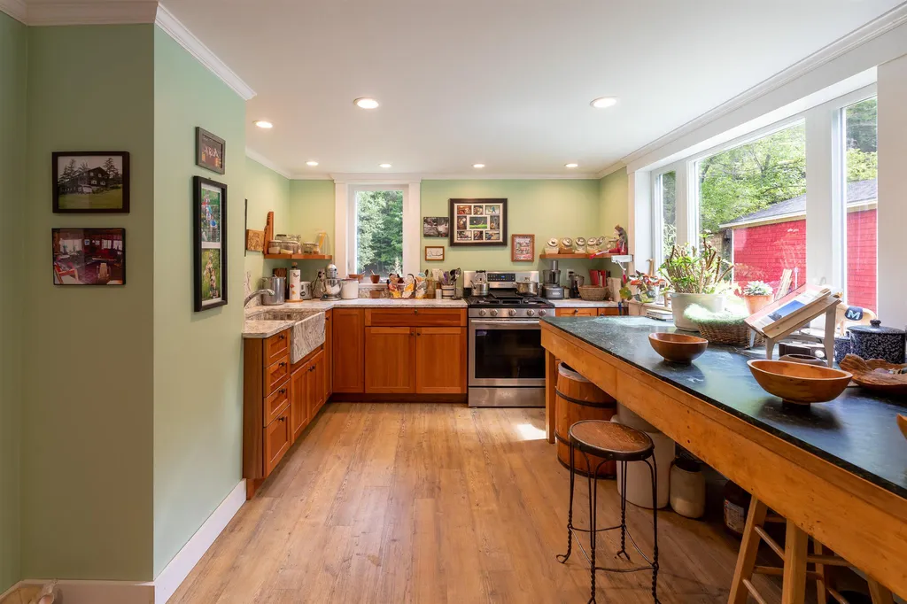 13 Gristmill Hill Road Canaan NH 03741