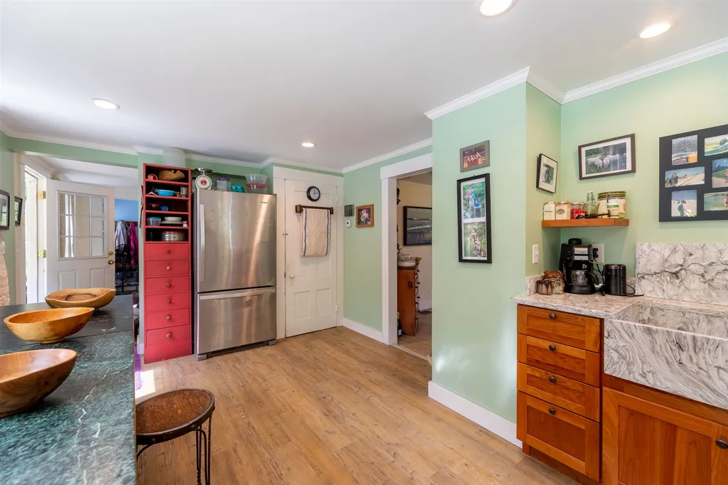 13 Gristmill Hill Road Canaan NH 03741