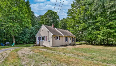 27 Merrimack Road Amherst NH 03031