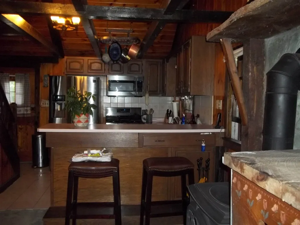 98 North Road Deerfield NH 03037