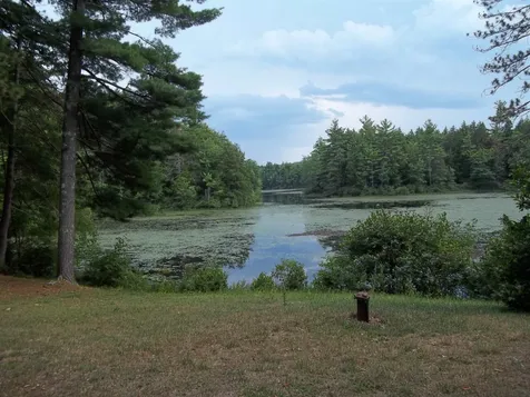98 North Road Deerfield NH 03037