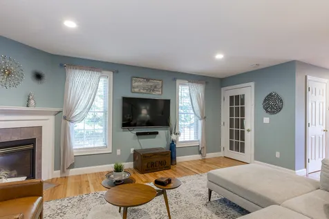 66 Magnolia Lane Newmarket NH 03857