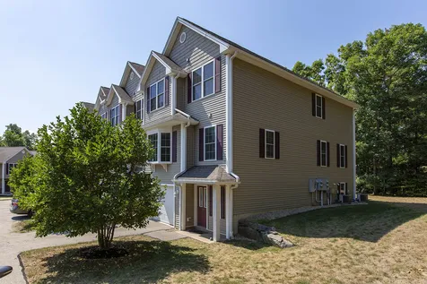 66 Magnolia Lane Newmarket NH 03857