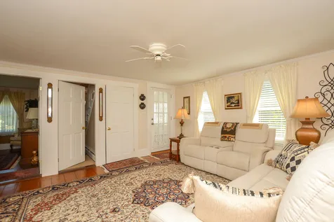 38 Bay Road Farmington NH 03835