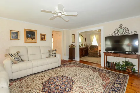 38 Bay Road Farmington NH 03835