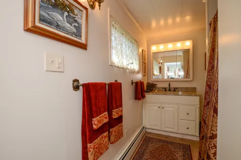 38 Bay Road Farmington NH 03835