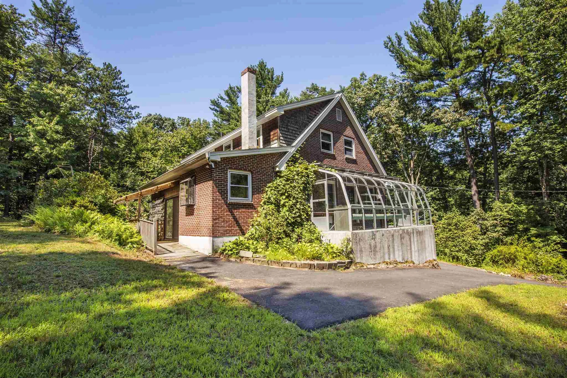 4 Carroll Circle Derry NH 03038