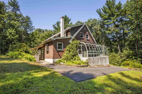 4 Carroll Circle Derry NH 03038