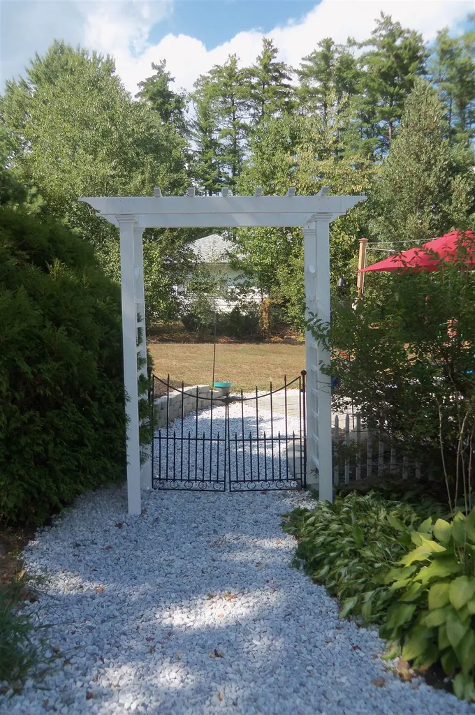 11 Concord Way Dover NH 03820