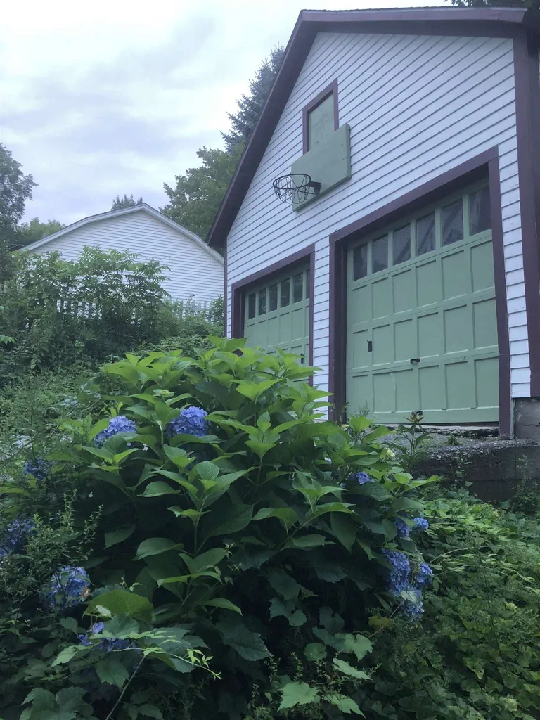 19 Fairview Avenue Lebanon NH 03766